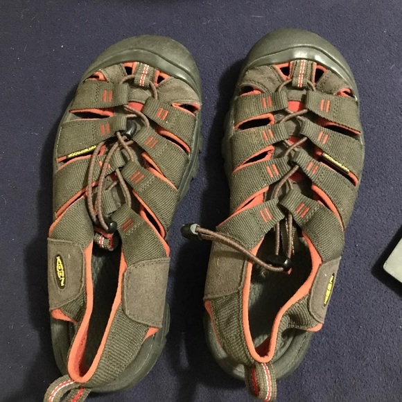 Shoes and shorts - Picture 1 of 2